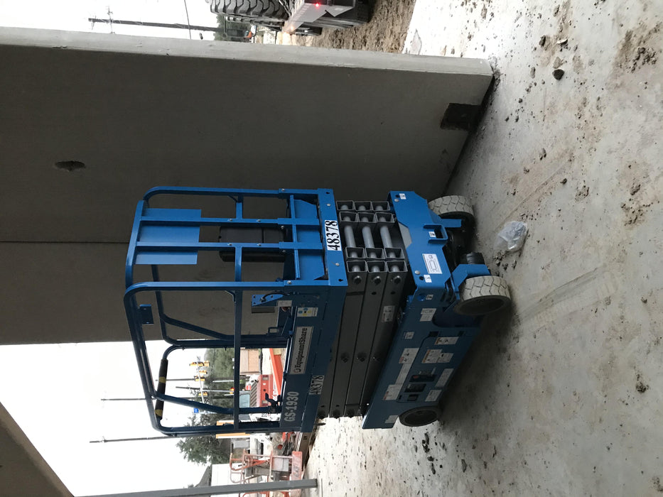 2019 Genie GS-1930 Fixed rails with chain Entry