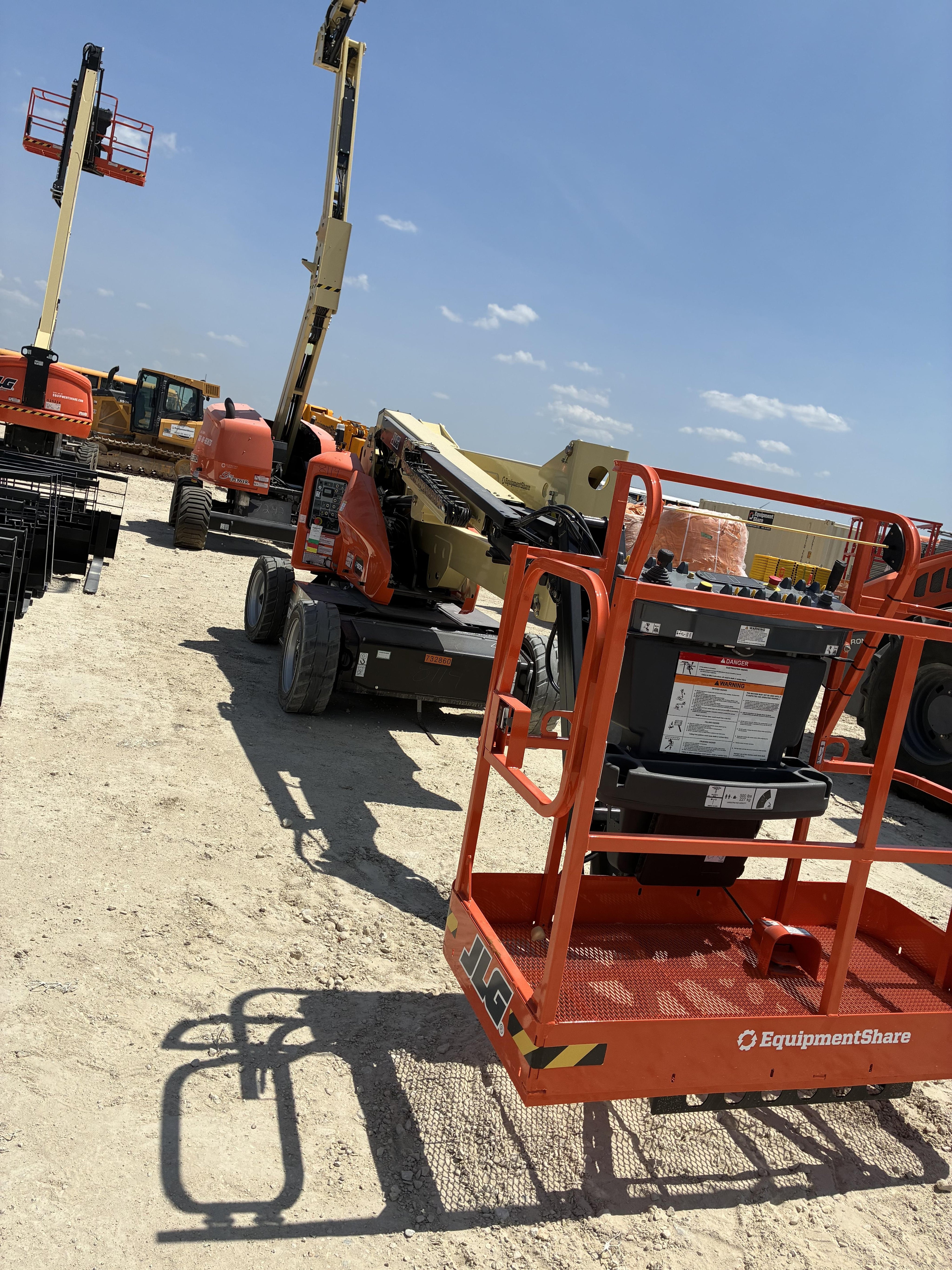 2026 JLG E450AJ