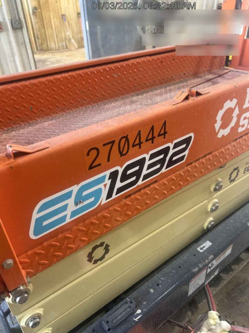 2022 JLG ES1932