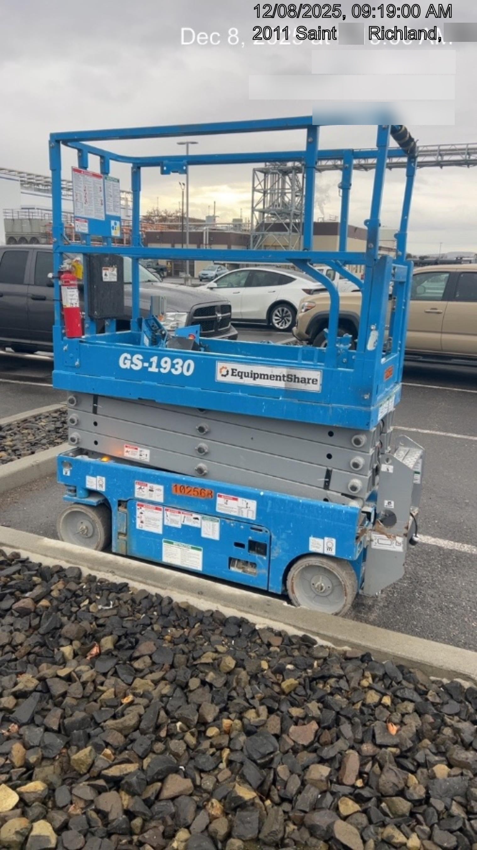 2020 Genie GS-1930 Solid Non Marking Tires, Beacon, Folding rails with half height swing gate, 800W Inverter