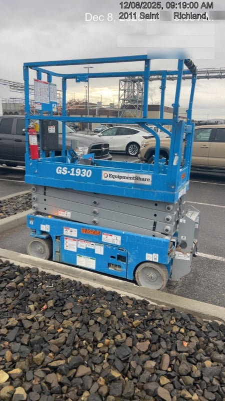 2020 Genie GS-1930 Solid Non Marking Tires, Beacon, Folding rails with half height swing gate, 800W Inverter