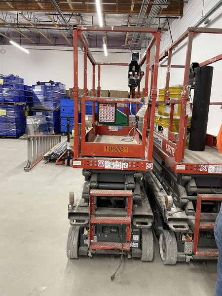 2020 Skyjack SJIII-3219 Solid NM Tires, Half height spring hinged entry gate, Dual Beacons, 800W Inverter