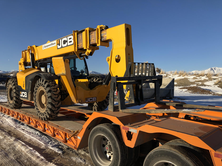 2019 JCB 512-56 Cab/Heat/Air, 109 HP, Solid Tires, STD Worklight, Beacon, Aux Hydraulics, Lifting Eye, Back up Alarm w/66" Carriage/60" Forks