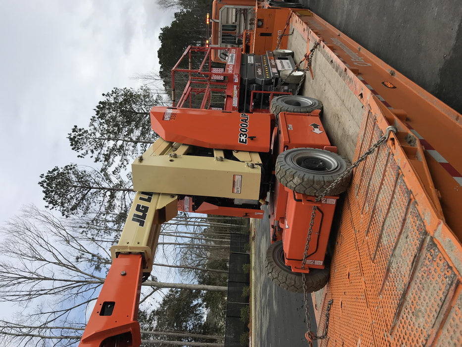 2019 JLG E300AJP