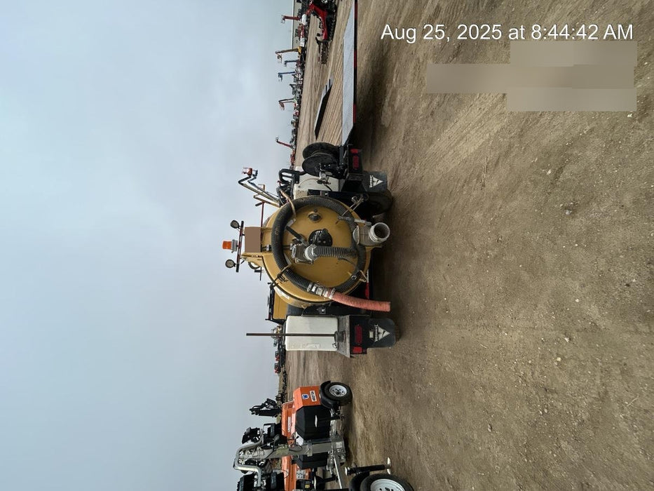 2022 VAC-TRON LP573XDT