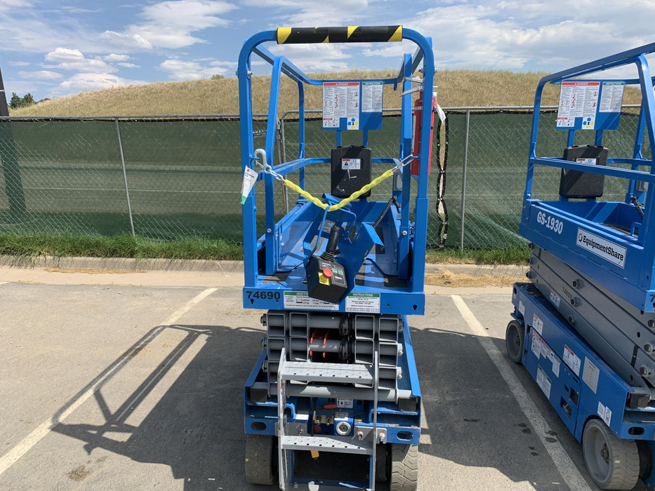 2020 Genie GS-1930 Fixed rails with chain entry gate - Pre A92.20