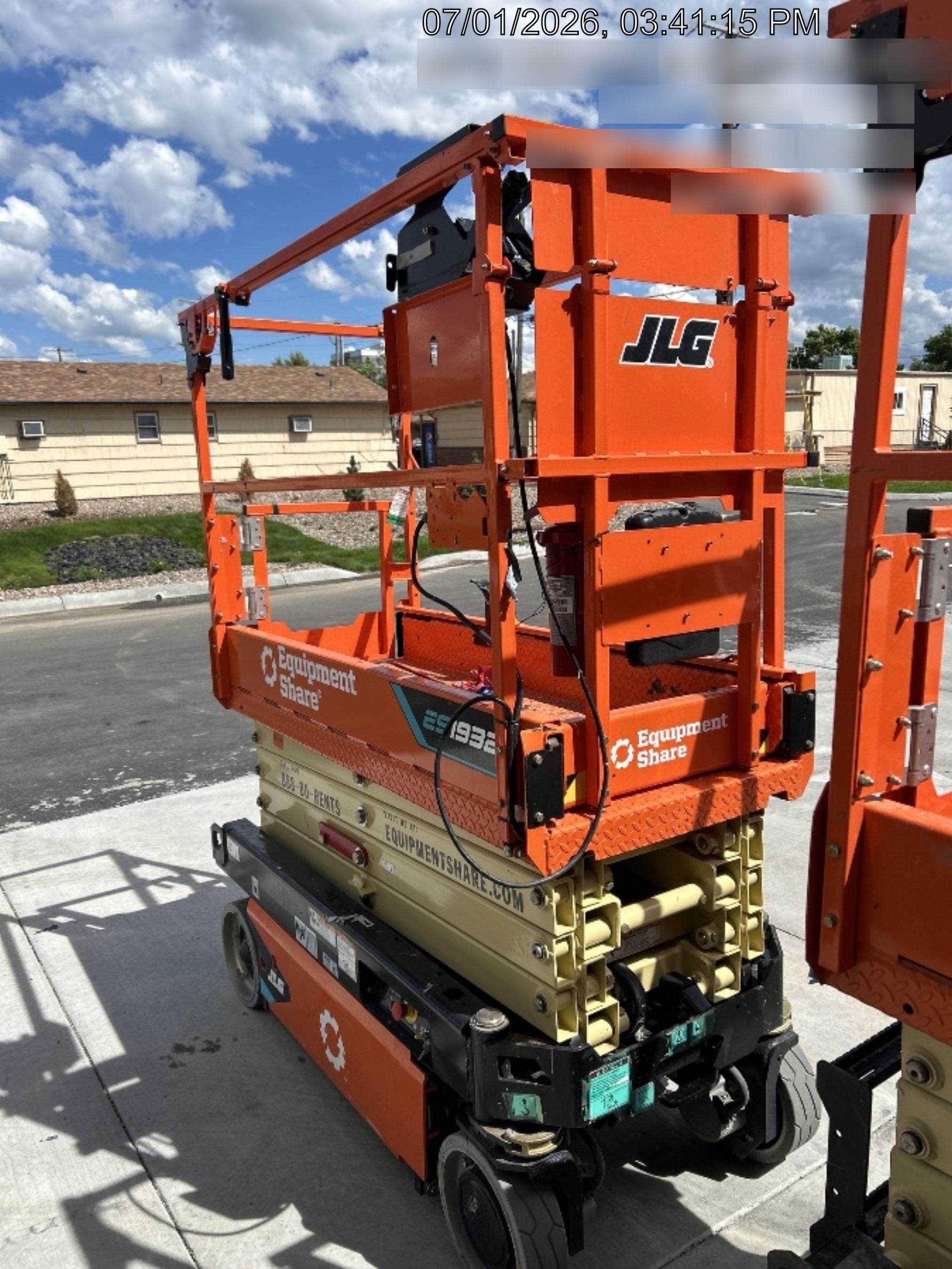 2025 JLG ES1932