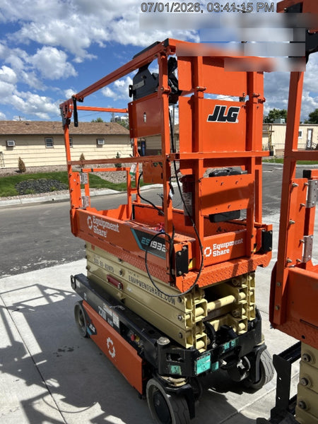 2025 JLG ES1932