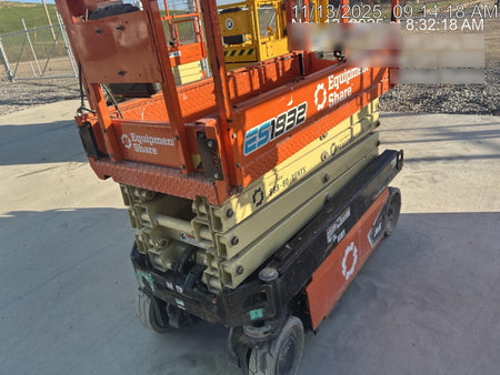 2022 JLG ES1932
