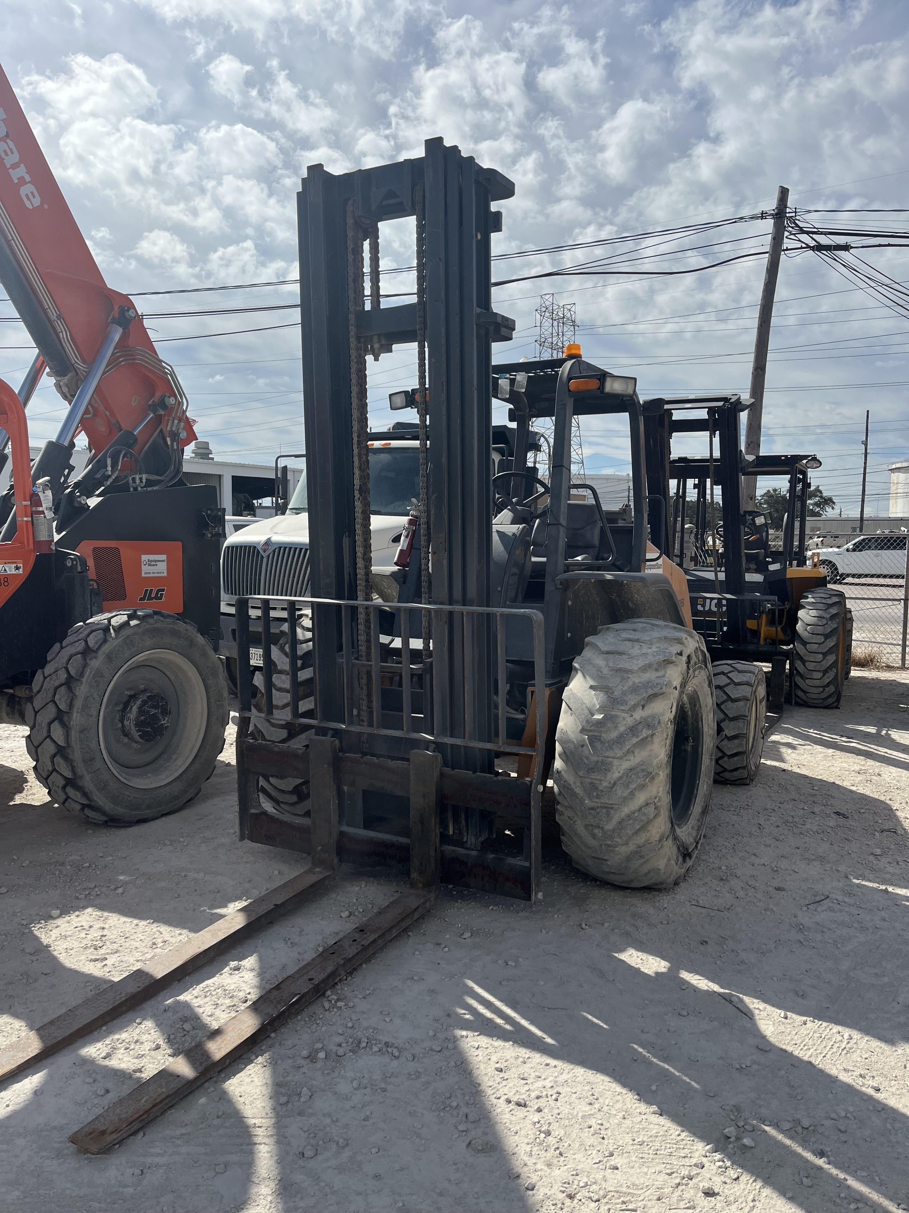2018 CASE 588H