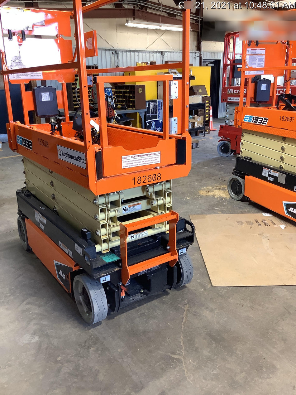 2021 JLG ES1932