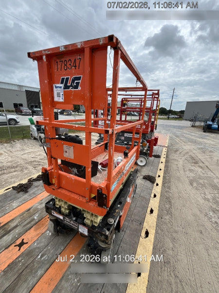 2021 JLG ES1330L