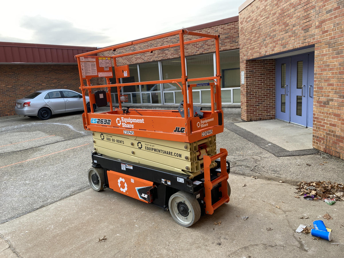 2022 JLG ES2632