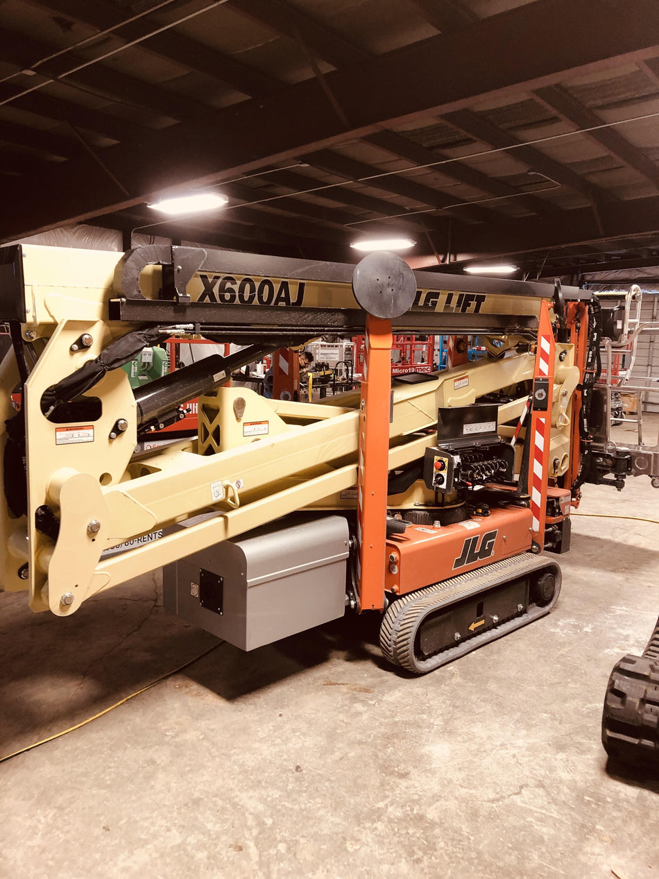 2020 JLG X600AJ