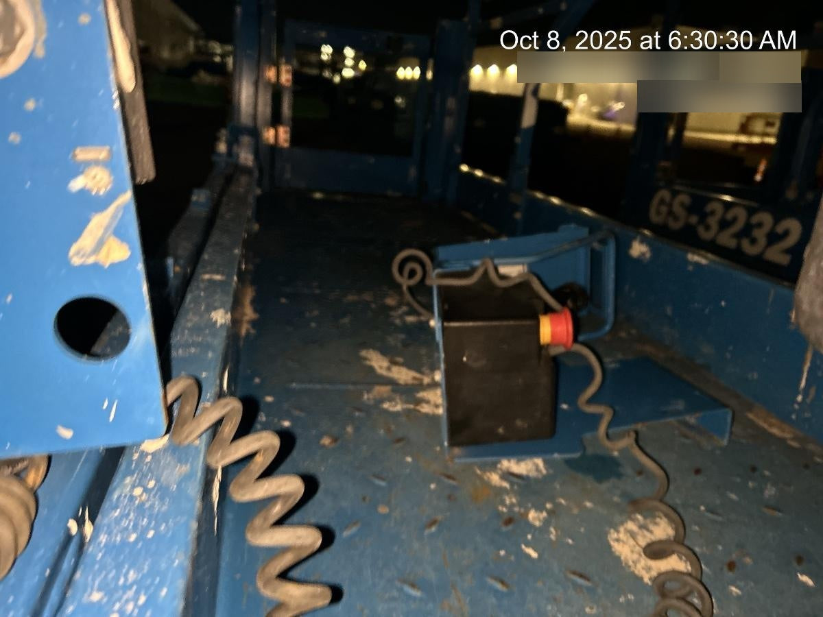 2022 GENIE GS-3232