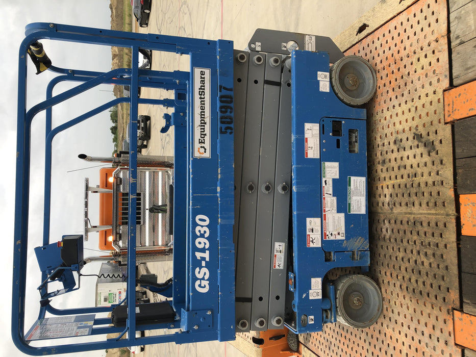 2019 Genie GS-1930 Fixed Rails with Chain Entry