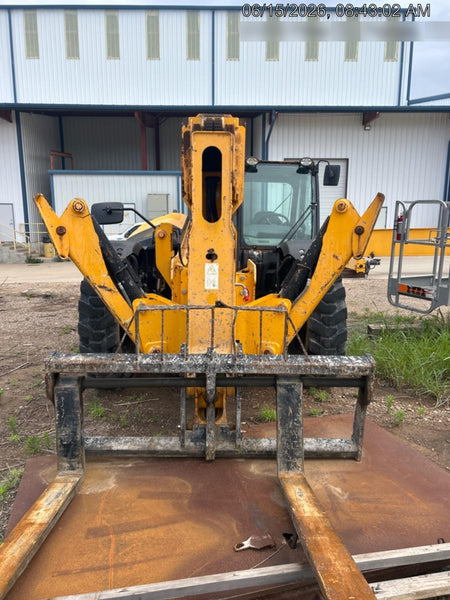 2019 JCB 512-56 Enclosed Cab, 109 HP, Solid Tires, Worklights, Beacon, Aux Hydraulics, Lifting Eye w/60" Carriage/60" Forks