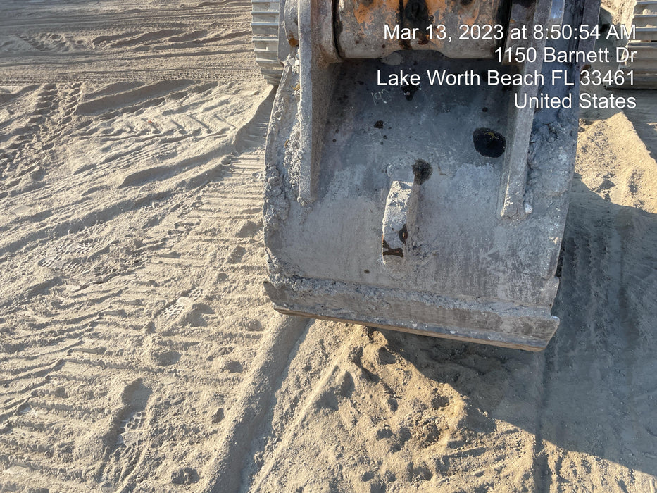 2017 CASE 36" Bucket - Case