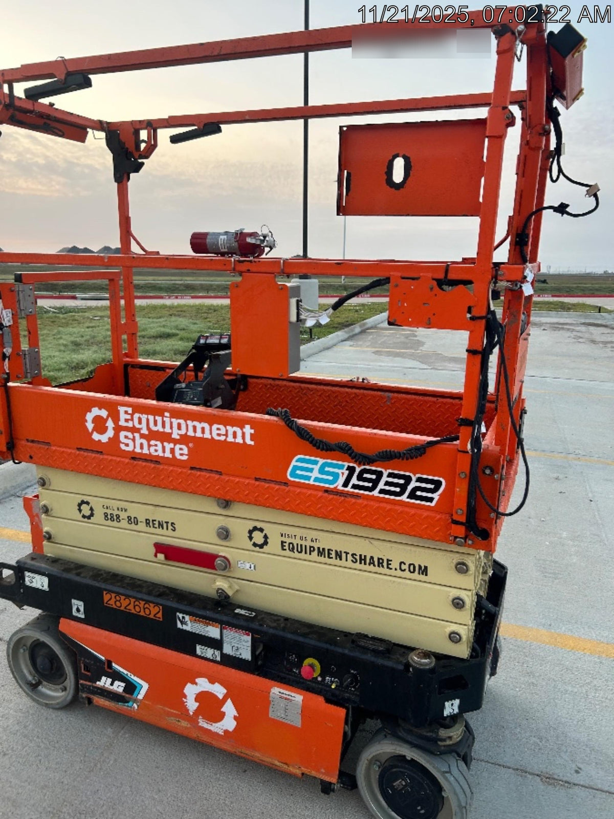 2022 JLG ES1932