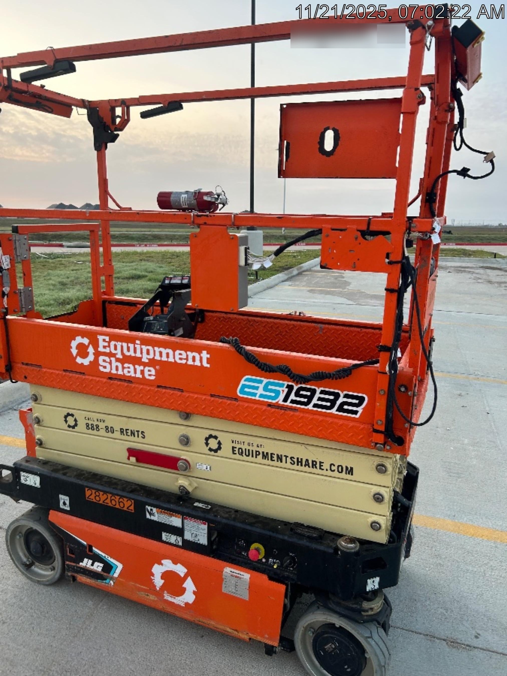 2022 JLG ES1932
