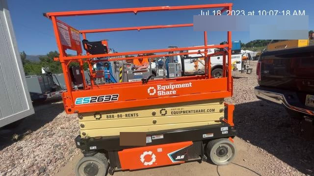 2023 JLG ES2632
