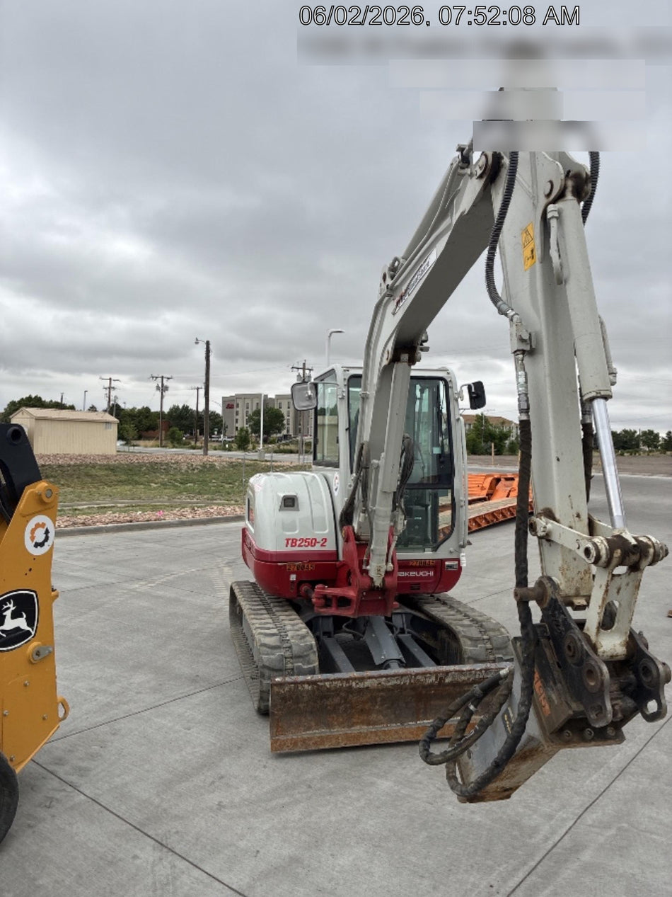 2022 TAKEUCHI TB250-2CR