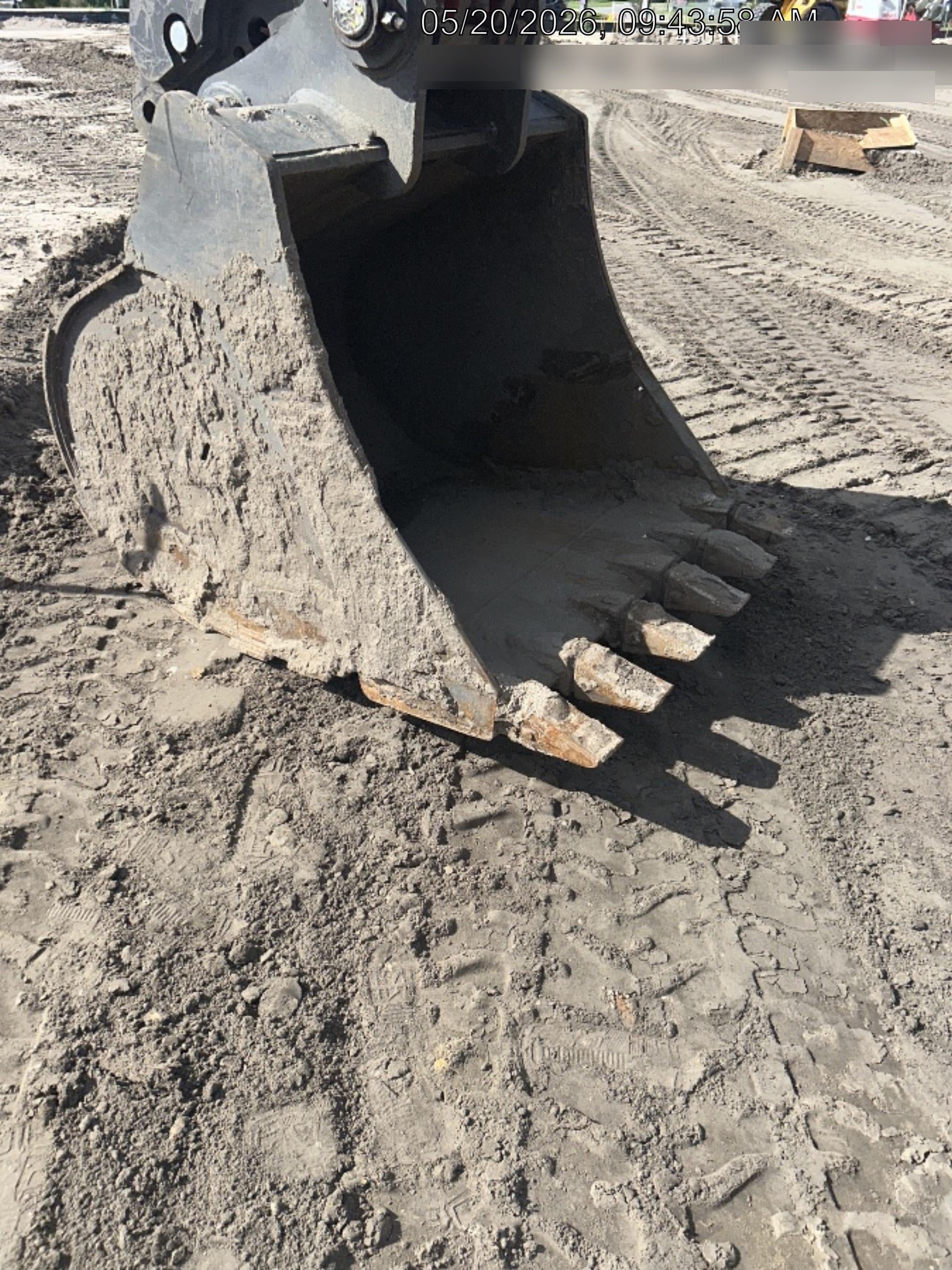 2025 CASE 48" Bucket 56-65K - Case