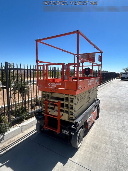 2022 JLG ES3246