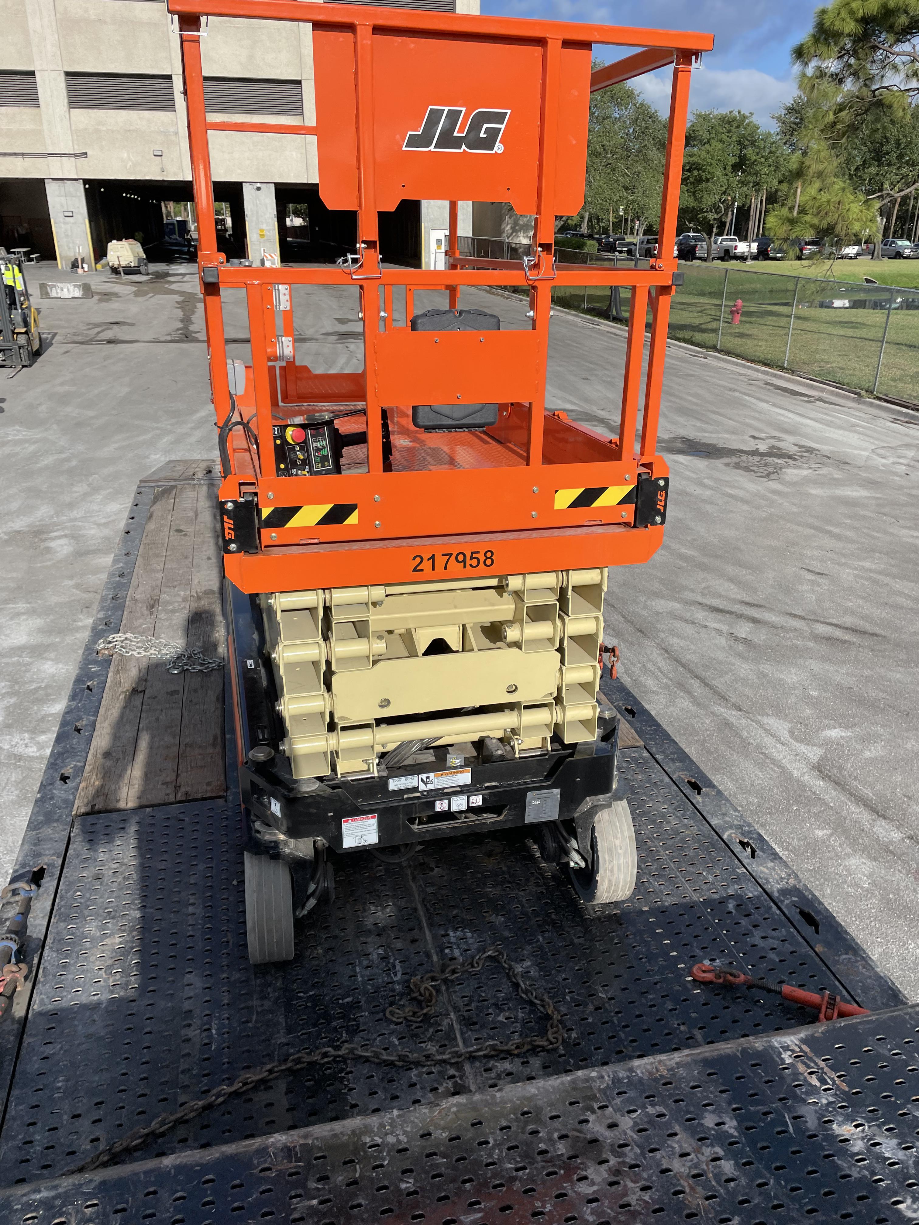 2022 JLG R3246