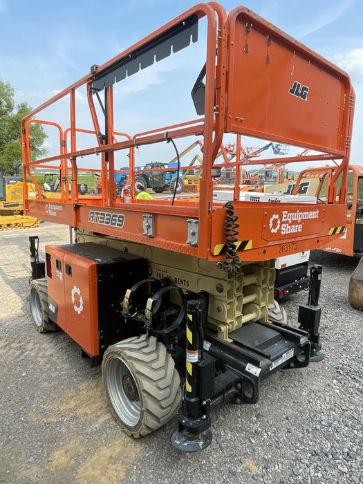 2022 JLG RT3369