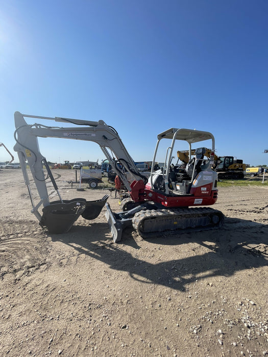 2021 TAKEUCHI TB250-2