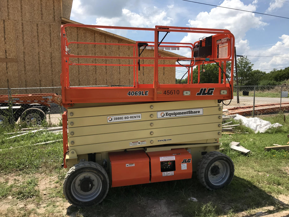 2019 JLG 4069LE