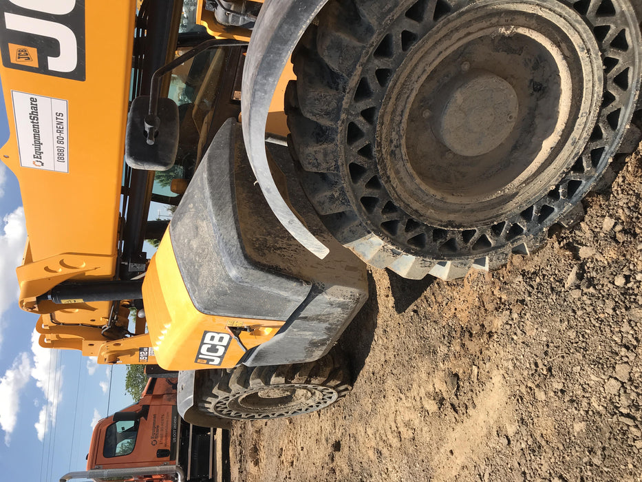 2019 JCB 512-56 Enclosed Cab, 74 HP, Solid Tires, Worklights, Beacon, Aux Hydraulics, Lifting Eye 60" Carriage/60" Forks