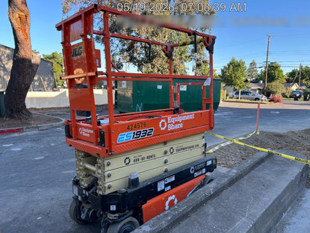 2024 JLG ES1932