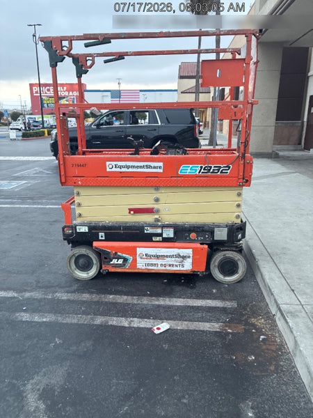 2022 JLG ES1932
