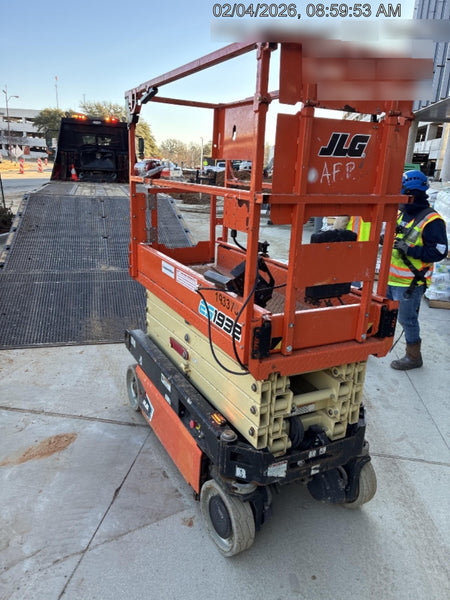 2021 JLG ES1932