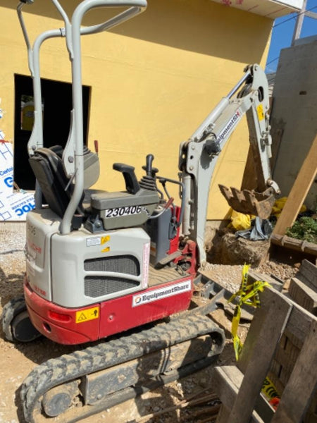 2022 TAKEUCHI TB210R