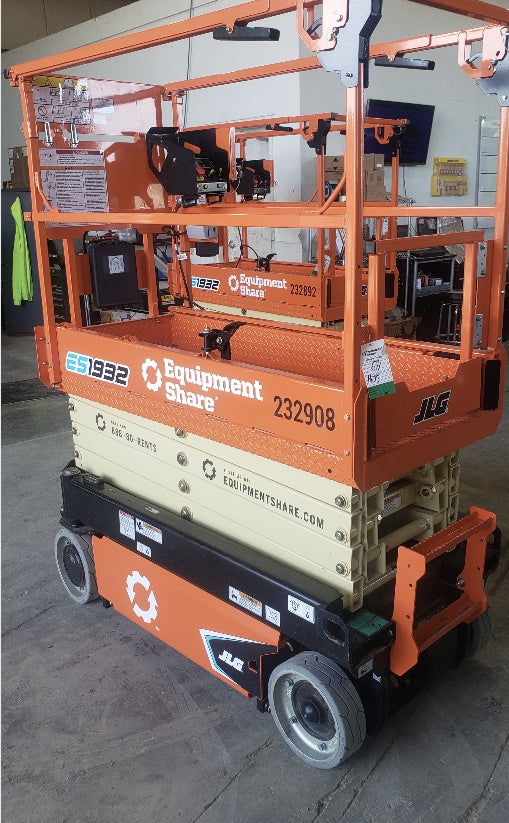 2022 JLG ES1932
