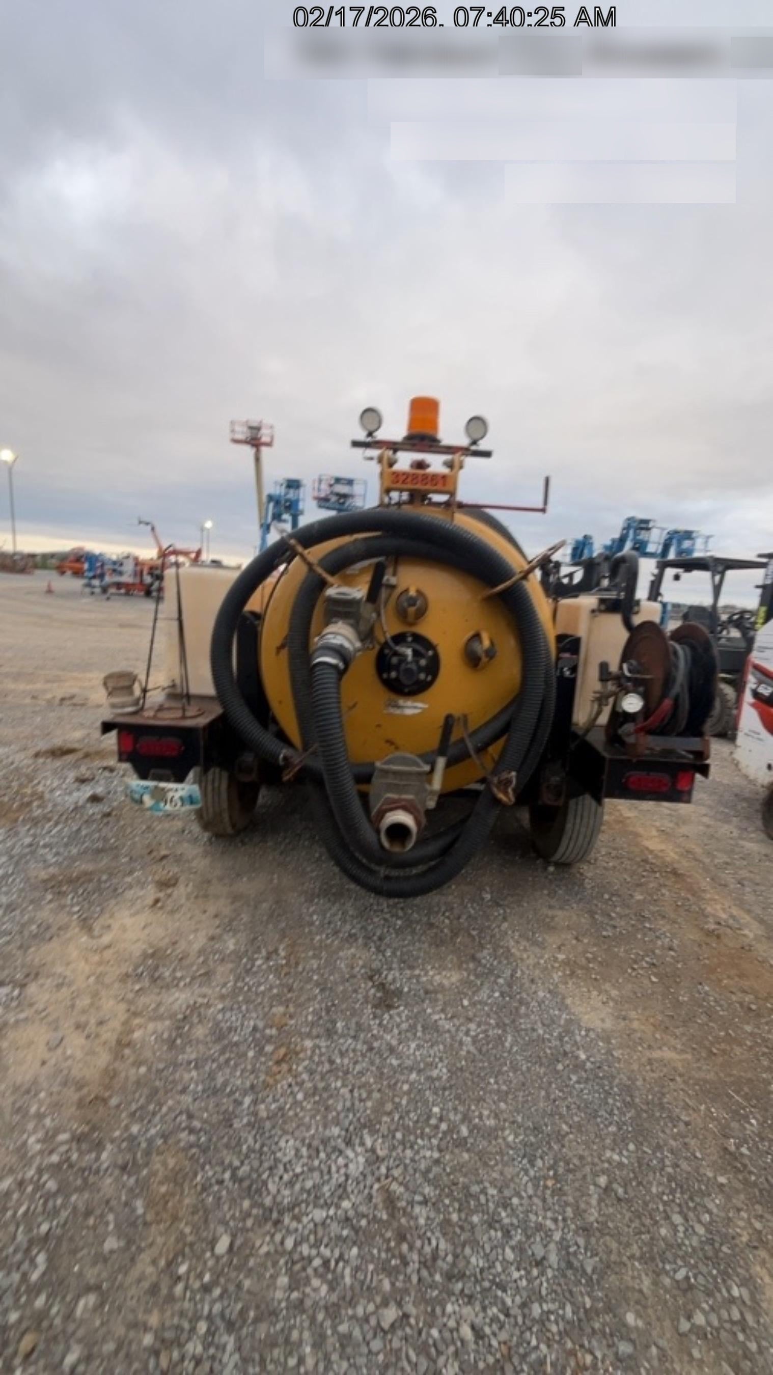 2023 Vac-Tron LP573XDT T4 Koehler Diesel Engine, 500 Gallon Debris Tank, x2 100 Gallon Water Tanks