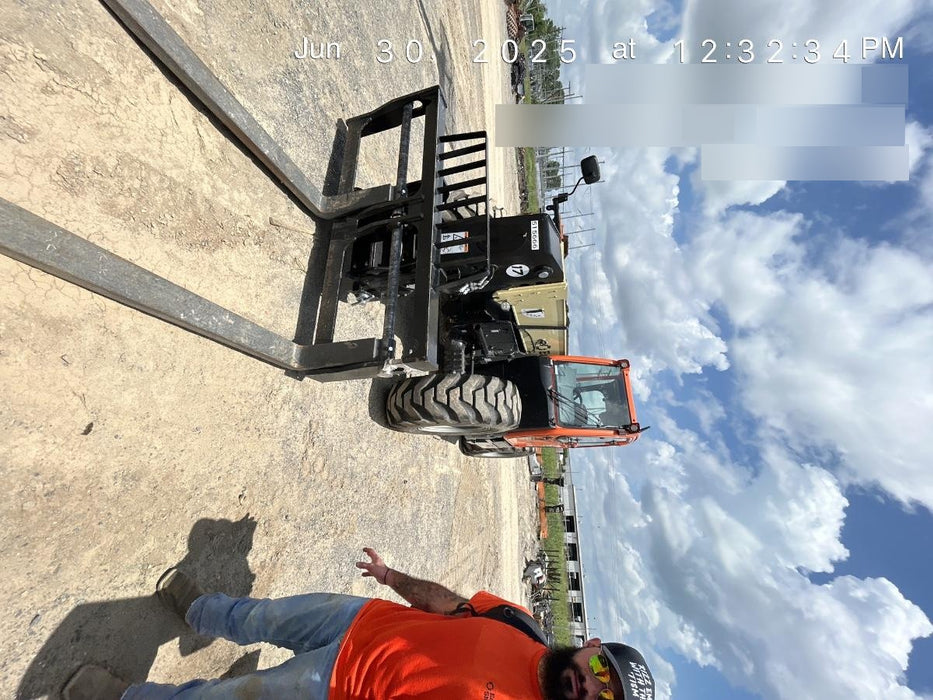 2020 Skytrak 10054 74 Hp, Cab/Heat/Air, FF Tires, Work Lights, Beacon, Aux Hydraulics, Back up Alarm, Lifting Eye, ES Decals