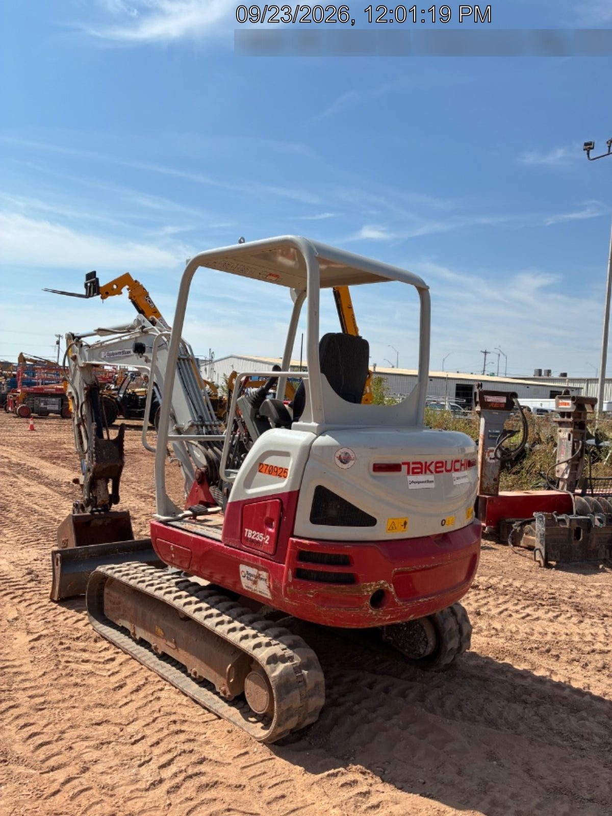 2022 TAKEUCHI TB235-2R