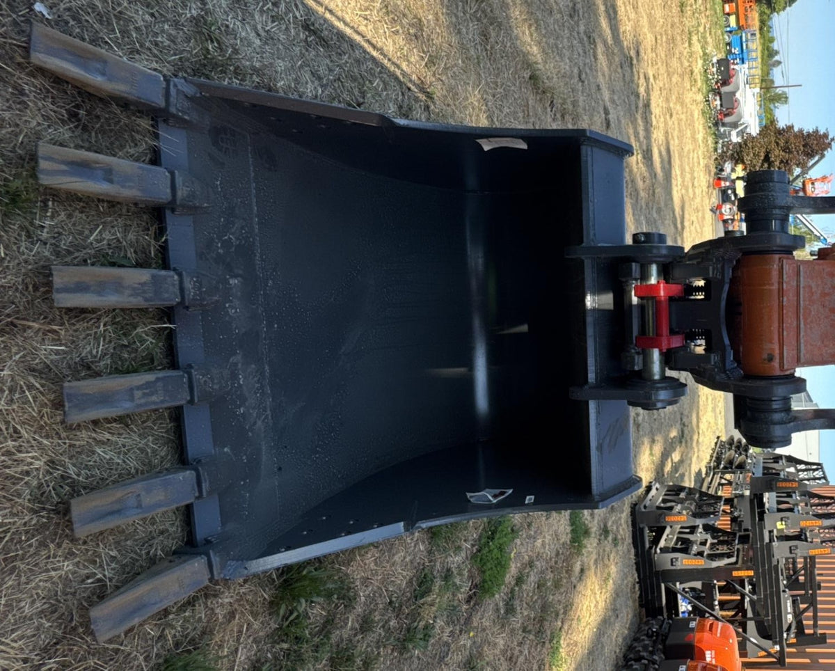 2025 HITACHI 54" Bucket - Hitachi