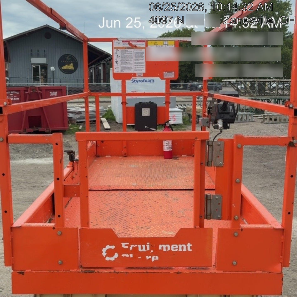 2022 JLG ES3246