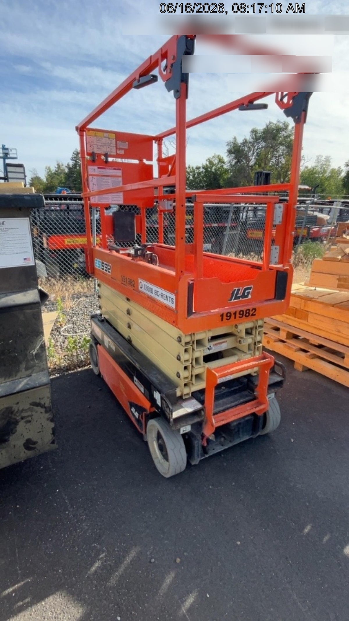 2021 JLG ES1932