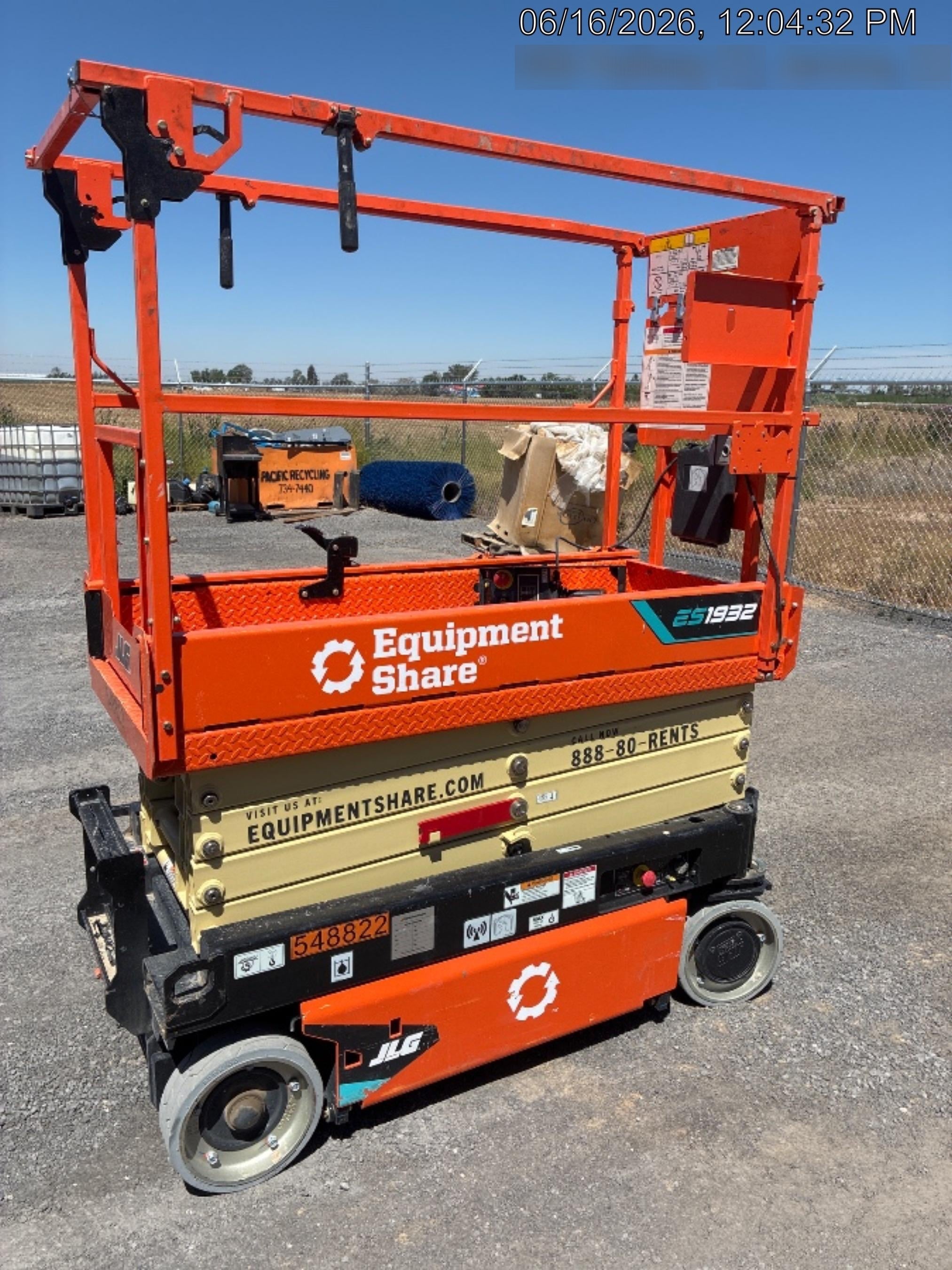 2025 JLG ES1932