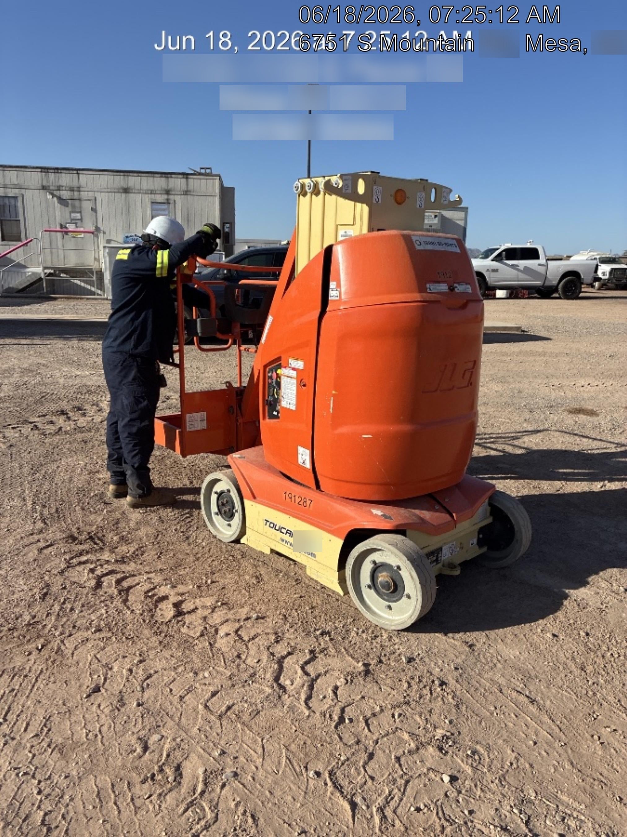 2021 JLG 26E