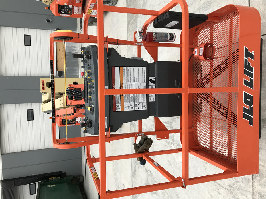 2019 JLG E400AJPN