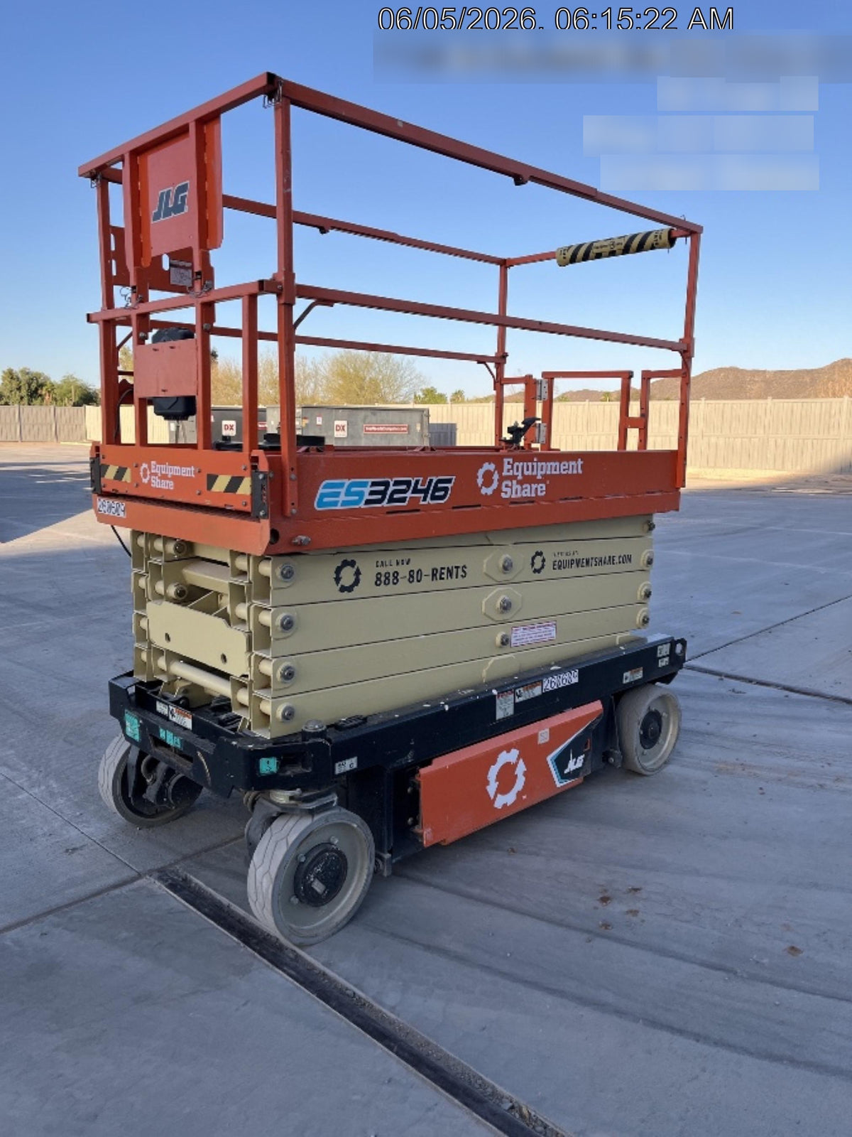 2022 JLG ES3246