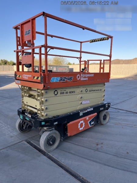 2022 JLG ES3246
