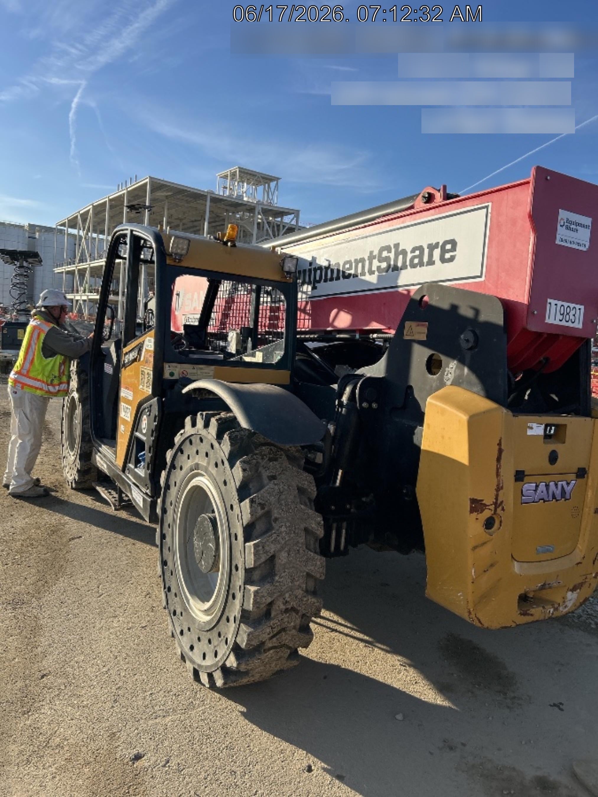 2021 SANY STH1056